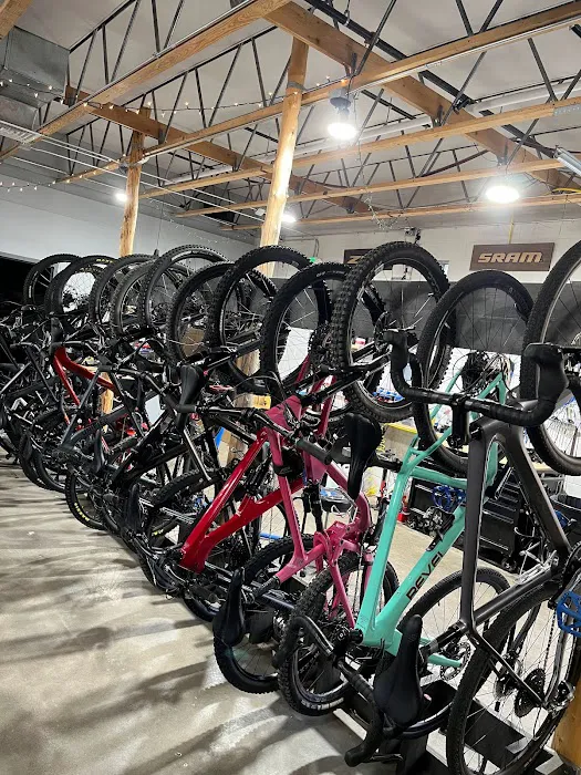 Routes - Bike, Ski, & Outdoor Shop Picture 2