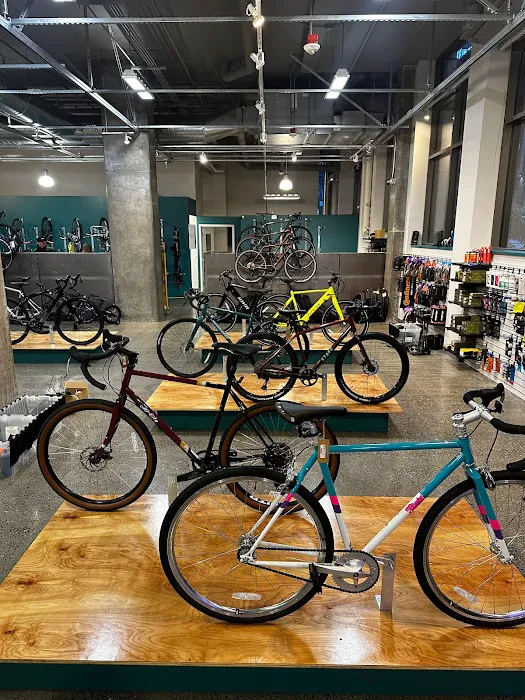 Mello Fellos Bike Shop Picture 7