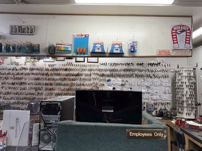 Kitsap Key & Bike Shop Picture 1