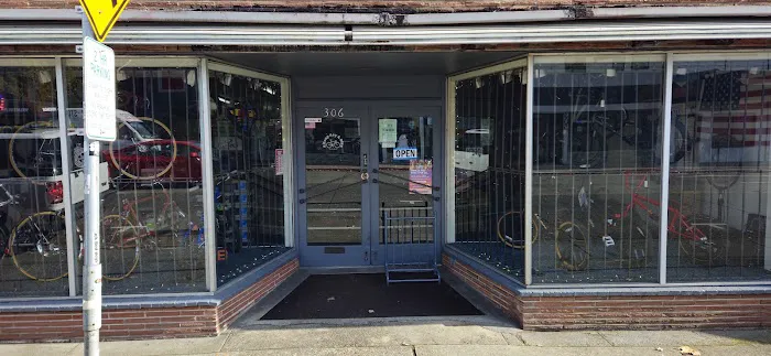 Kitsap Key & Bike Shop Picture 4