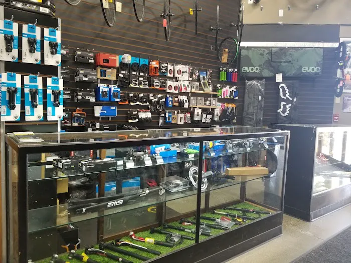 Bicycle Centres of Everett Ski and Snowboard Picture 10