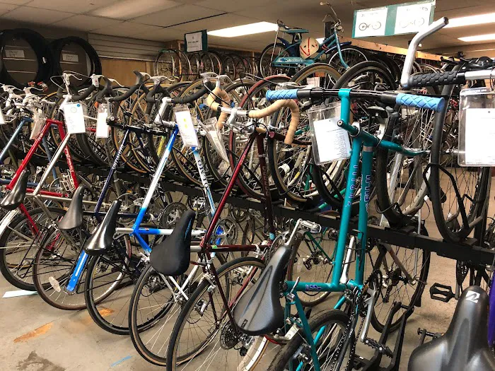 Sharing Wheels Community Bike Shop Picture 5