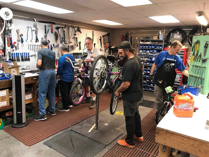 Sharing Wheels Community Bike Shop Picture 4
