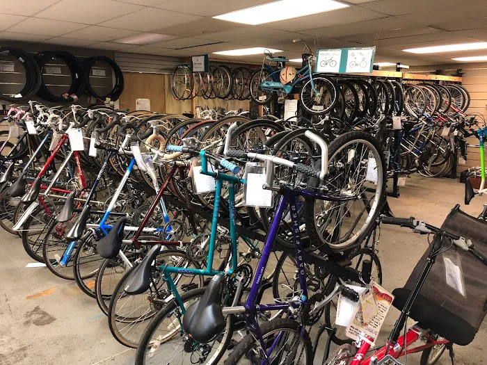 Sharing Wheels Community Bike Shop Picture 3