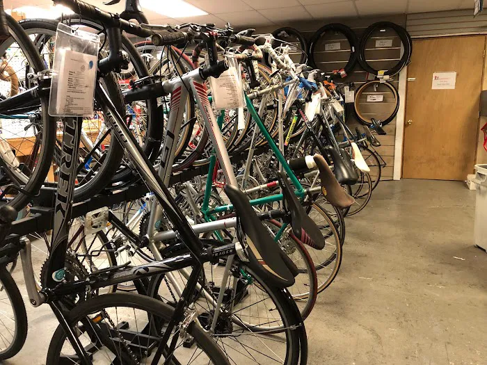 Sharing Wheels Community Bike Shop Picture 6
