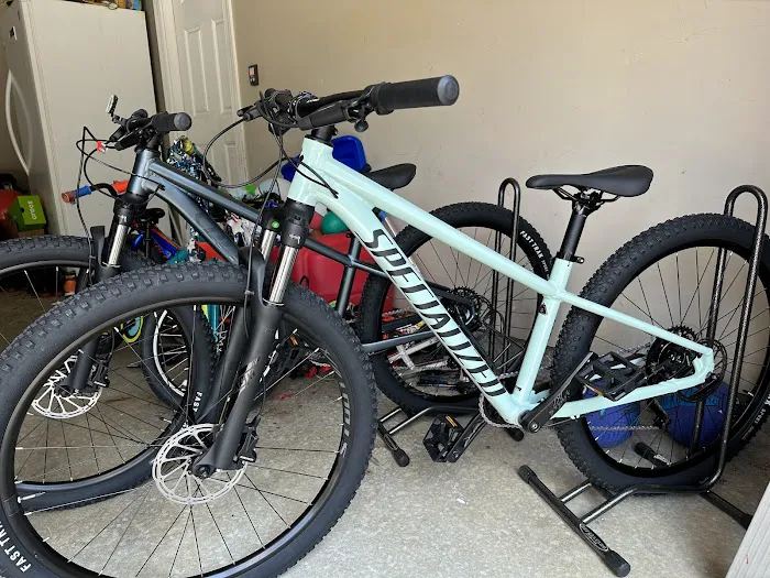 Biker's Choice Bicycle Shop Picture 4