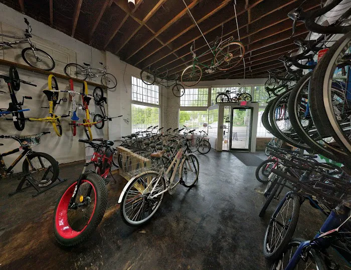 AC Clutch Bicycle Shop Picture 2