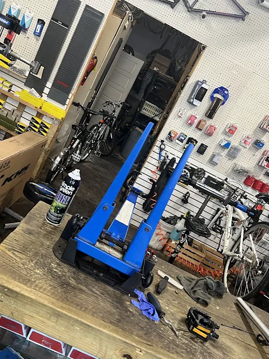 AC Clutch Bicycle Shop Picture 7