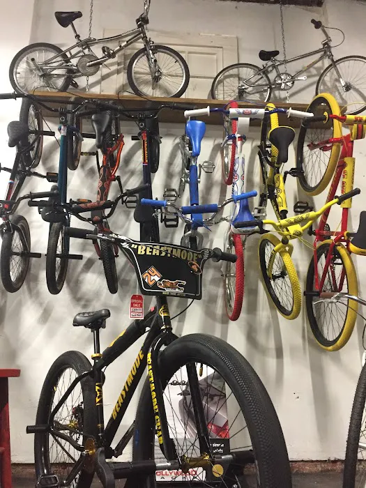 AC Clutch Bicycle Shop Picture 8