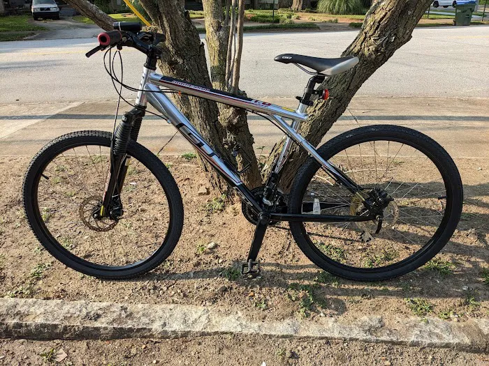 AC Clutch Bicycle Shop Picture 10