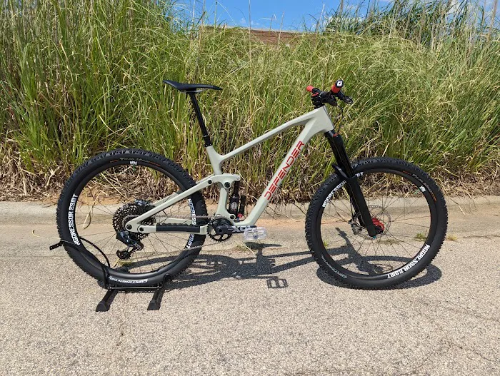 Defender Bikes Picture 2