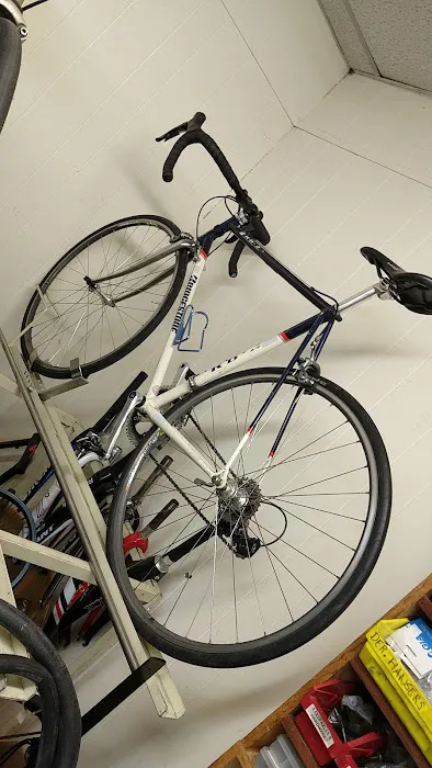 The Right Gear Bicycle Shop Picture 1