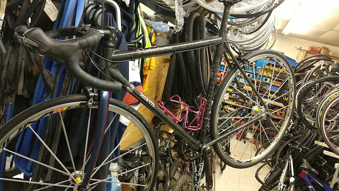 The Right Gear Bicycle Shop Picture 3