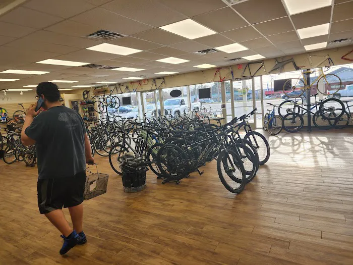 The Right Gear Bicycle Shop Picture 6