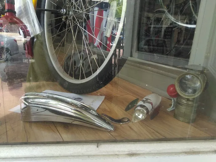 Cycle Classics Bicycle & Restoration Shop Picture 1