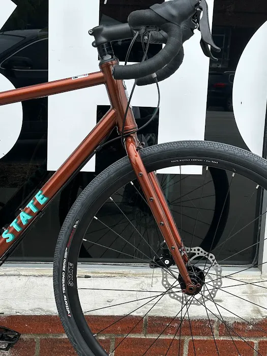 Velo Garage Bicycle Shop Picture 2