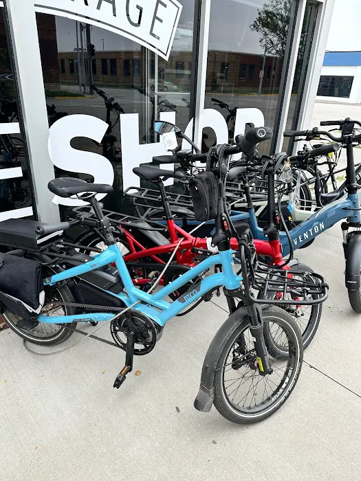 Velo Garage Bicycle Shop Picture 7