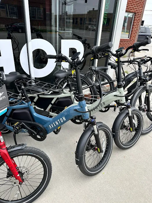 Velo Garage Bicycle Shop Picture 5