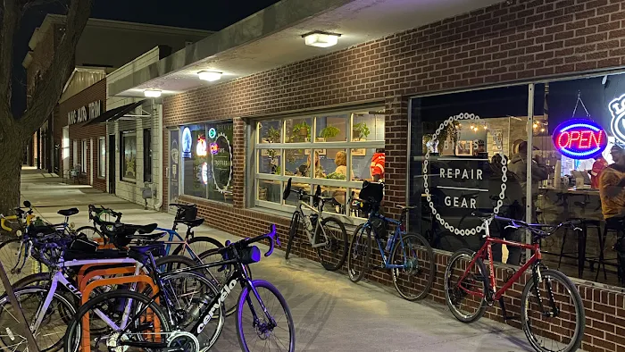 Velo Garage Bicycle Shop Picture 10