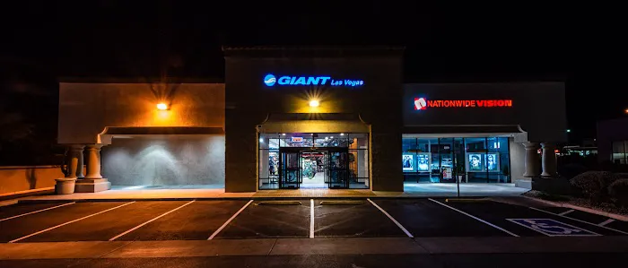 Giant Las Vegas Picture 1