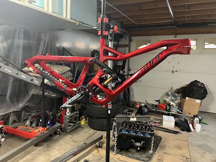 Hutch's Bicycle Garage Picture 4