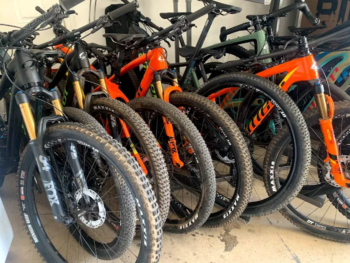 Hutch's Bicycle Garage Picture 10