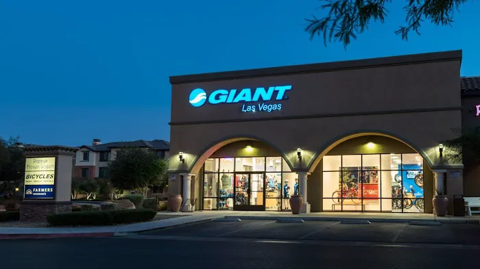 Giant Las Vegas Picture 3