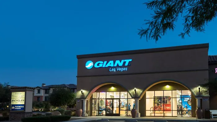 Giant Las Vegas Picture 1