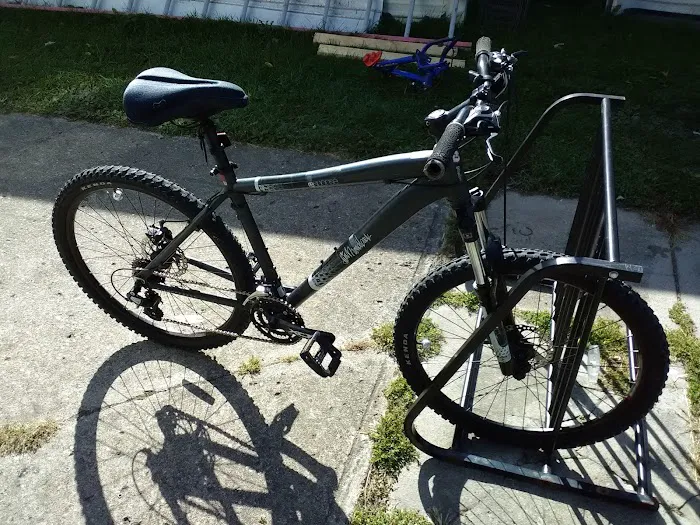 Hardin's Bicycle Shop Picture 7