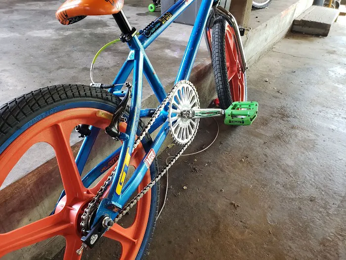 Hardin's Bicycle Shop Picture 4