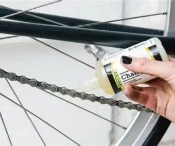 How to Clean and Lubricate Your Bike Chain - Easy Steps and Tips