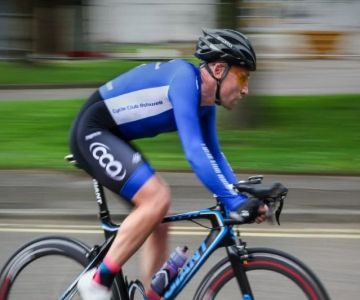 How to Ride Efficiently Into a Headwind: Tips for Cycling Against Strong Winds