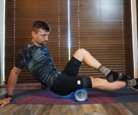 Why Every Cyclist Needs a Foam Roller – Recovery, Performance & Injury Prevention