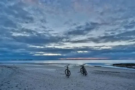 The Most Scenic Coastal Bike Trails in America: Best Routes for Cycling Enthusiasts