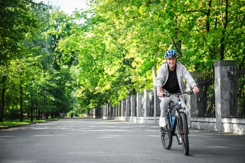 How to Ride Safely in Busy Tourist Areas | Expert Tips and Strategies