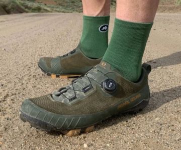 Best Cycling Shoes for Gravel Rides: Traction, Stiffness, Comfort