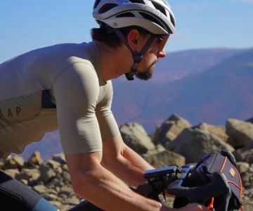 Best Cycling Jerseys With Rear Storage Pockets: Top Picks for Cyclists