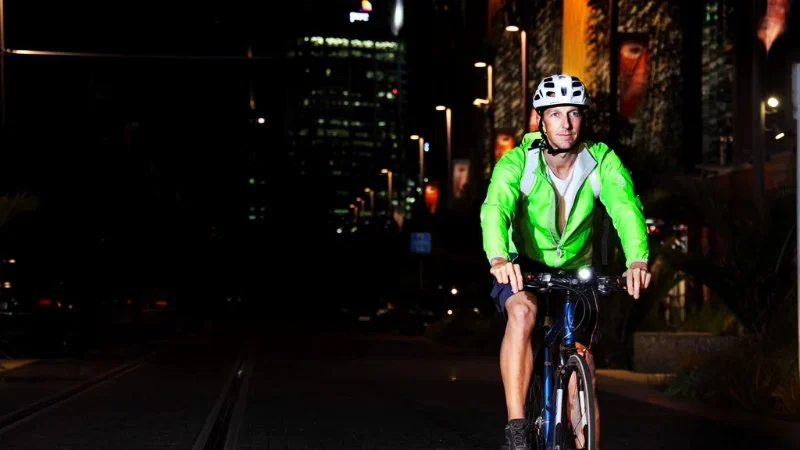 Best Ways to Stay Visible to Drivers at Night for Cyclists and Pedestrians