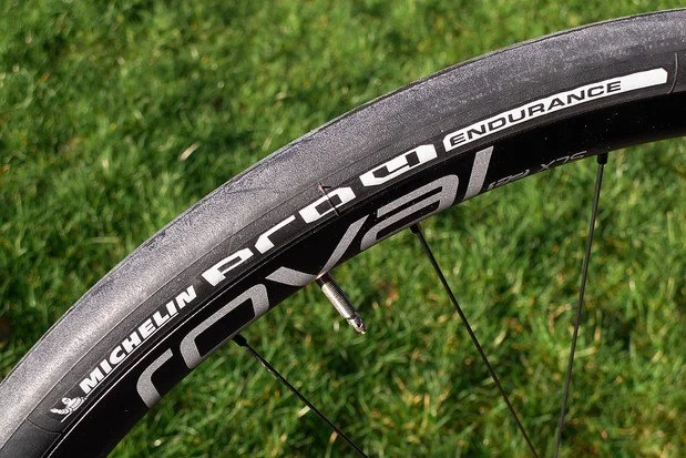 Best Road Bike Tires for All-Season Training