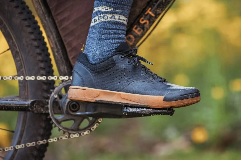 Best MTB Shoes for Flat Pedals With Grip and Comfort | Top Picks for Mountain Bikers