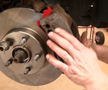 How to Fix Brake Calipers That Rub the Rotor