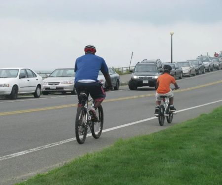How to Ride Safely on Highways With Narrow Shoulders