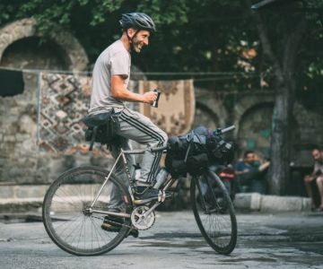 How to Ride a Fixed Gear Bike Safely in the City | Cycling Guider