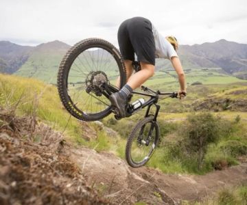 How to Ride a Steep Downhill Without Burning Out Brakes: Tips and Techniques