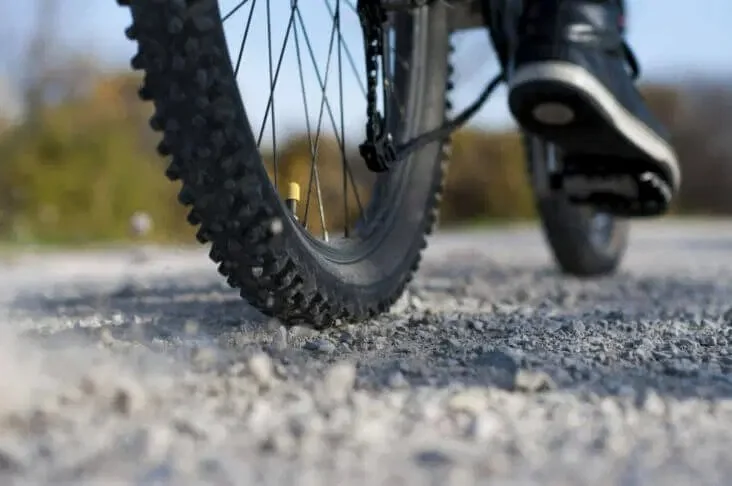 How to Select the Right Tire Pressure for Gravel vs Pavement