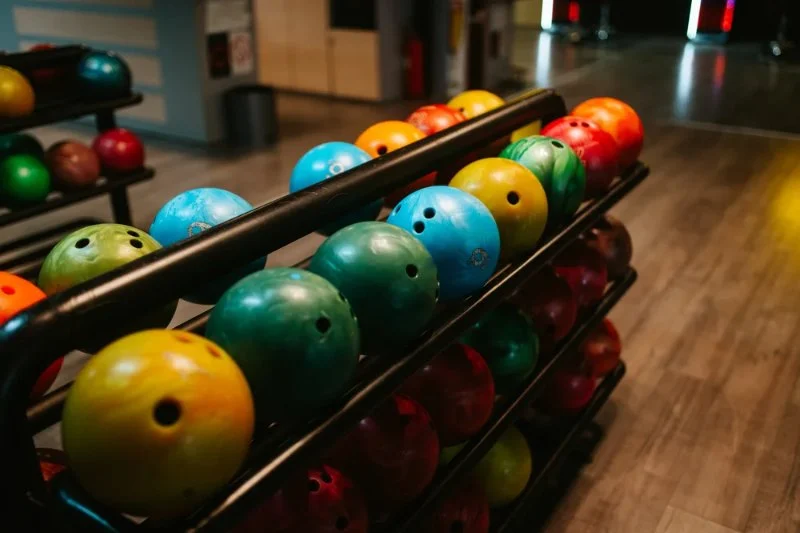 How to Choose Between Plastic, Urethane, and Reactive Resin Bowling Balls