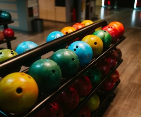 How to Choose Between Plastic, Urethane, and Reactive Resin Bowling Balls