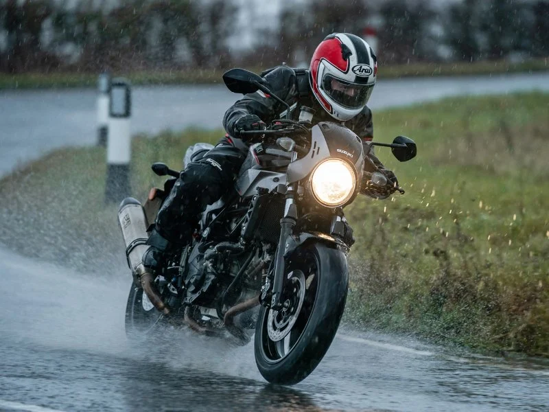 How to Ride in the Rain Without Getting Soaked