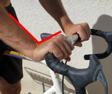 How to Avoid Wrist Pain From Flat Handlebars