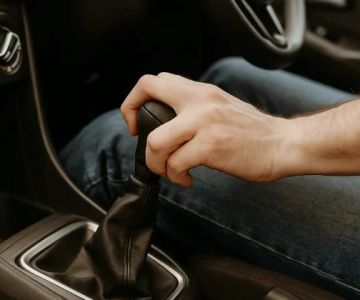 How to Shift Gears Smoothly: When and How to Change vs. Maintain Momentum